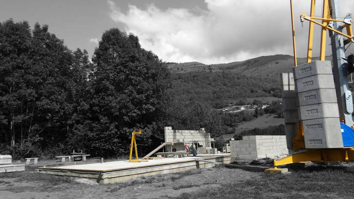 maçonnerie dalle béton pour montage maison ossature bois