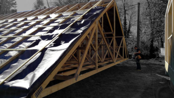 assemblage d'une charpente bois en fermette