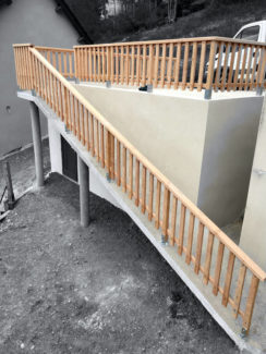 Charpente rambarde en bois d'accés terrasse